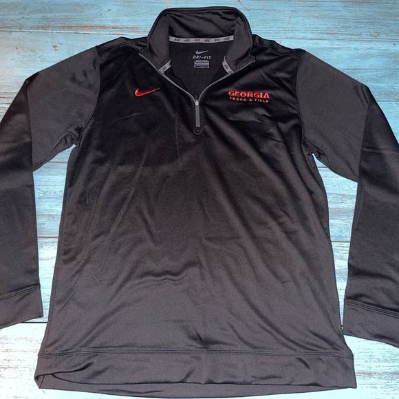 NEW Mens Nike Georgia Bulldogs Track & Field 1/4 Zip Pullover Shirt 942039 010 - Picture 2 of 3